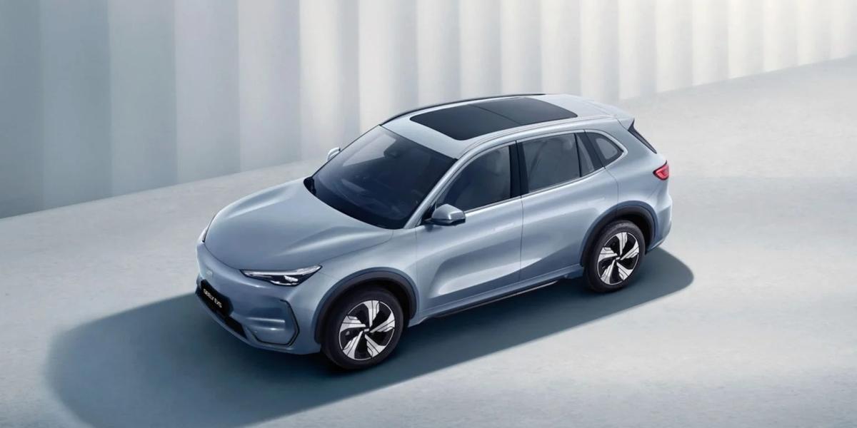 Geely EX5 chega para ampliar a gama de modelos elétricos no Brasil, mas chega sem destaques para apagar passado fracassado ou atributos para driblar os rivais (Geely/Divulgação)