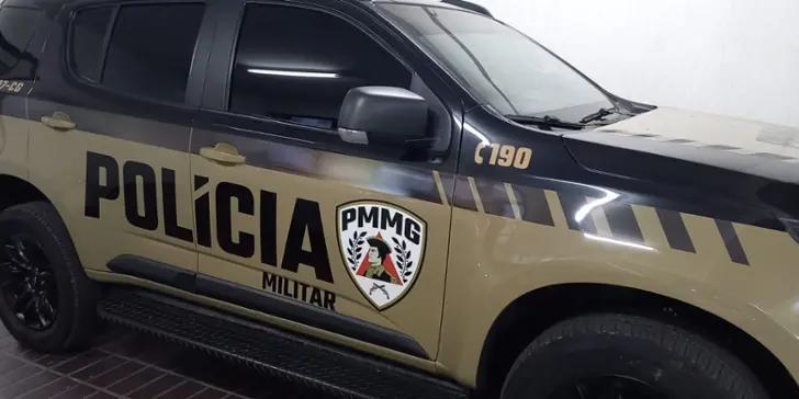 O suspeito foi encontrado em um dos quartos do imóvel e preso em flagrante (Divulgação / PMMG)