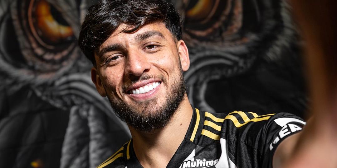 Atacante foi apresentado na manhã desta sexta-feira (X do Atlético Mineiro)