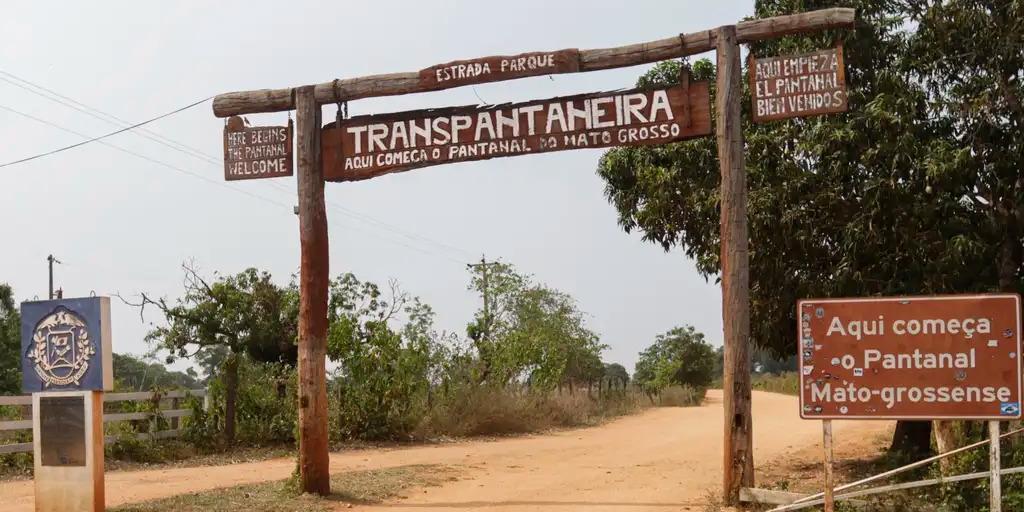 Início da estrada Transpantaneira (Joédson Alves/Agência Brasil)