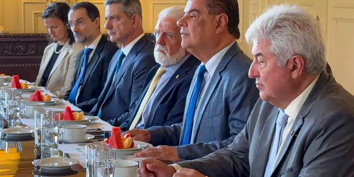 O presidente da Comissão de Relações Exteriores do Senado, Nelsinho Trad (PSD-MS) (Foto), que lidera a missão em Washington, explicou que o objetivo é “distensionar” a relação com os Estados Unidos no âmbito parlamentar (Samyra Galvão/Gab. Senador Nelson Trad)
