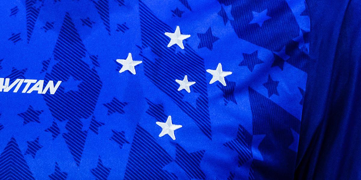 Cruzeiro voltará a ter uniforme com as estrelas soltas em 2025 (Foto: Gustavo Aleixo/Cruzeiro)
