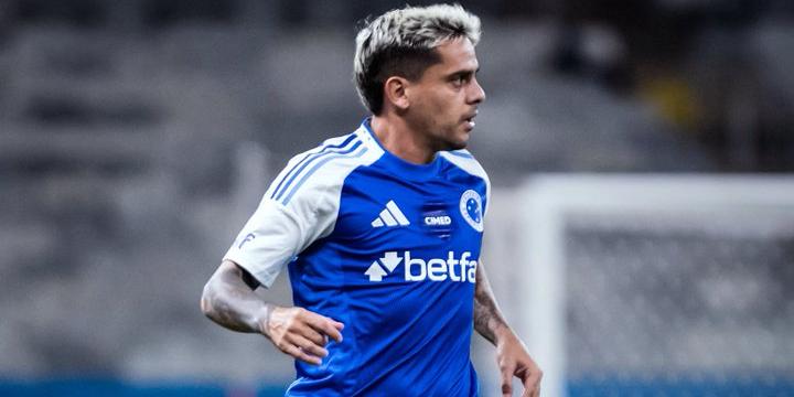 Lateral sofreu fratura na perna após forte entrada do jogador Pottker, do CRB (Gustavo Aleixo)