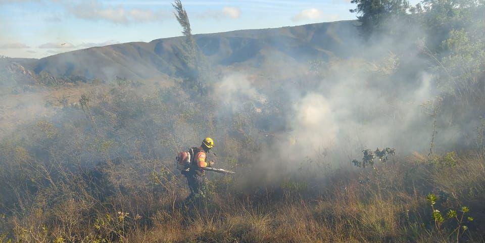 Incêndio atinge Parque Estadual Serra do Rola Moça neste domingo (3) (Divulgação/ CBMMG)