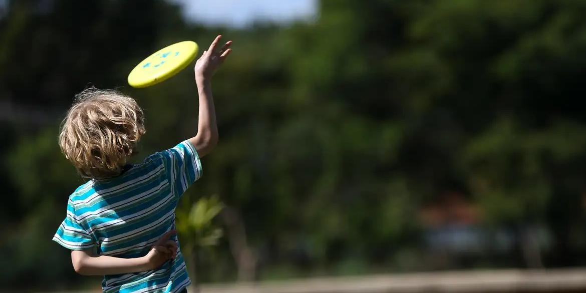 A pesquisa identificou ainda que 14% dos cuidadores admitem gritar e brigar com crianças (Divulgação / Agência Brasil)
