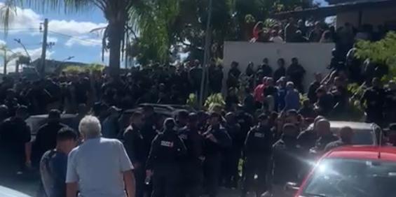 Velório ocorreu no Cemitério Nossa Senhora da Piedade, em Ribeirão das Neves, na Região Metropolitana de Belo Horizonte (Reprodução/ Redes Sociais)