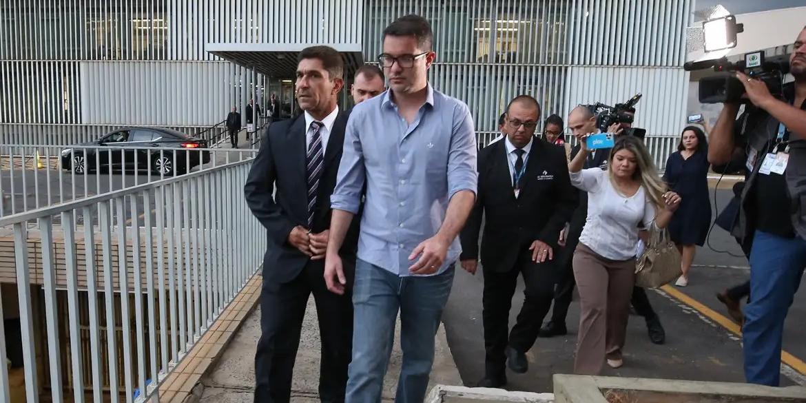 Senador deverá justificar em até 24 horas a permanência no Senado além das 19h, conforme a decisão do ministro (Lula Marques / Agência Brasil)