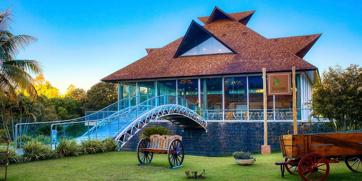Área de lazer do Recanto Cataratas, em Foz do Iguaçu; resort prepara programação especial para o Dia dos Pais (Bardana Grill/Divulgação)