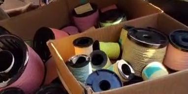 Rolos de linha chilena e carretéis com cerol apreendidos em diferentes cidades mineiras durante o período de férias escolares (PMMG / Divulgação)