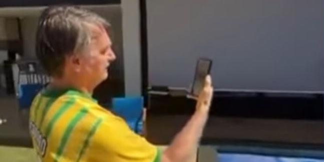 Nesse domingo, durante os atos contra Lula e Moraes, Bolsonaro apareceu em videochamadas, mas não fez declarações (Reprodução/ redes sociais)