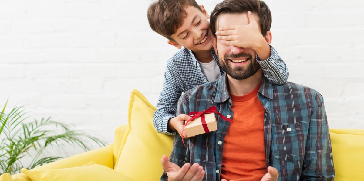 Pesquisa aponta que os consumidores devem gastar, em média, R$ 226,77 (Freepik/Divulgação)