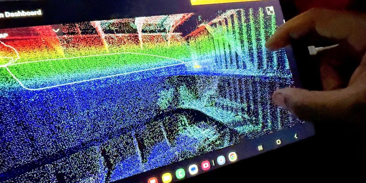 A nova forma de inspeção dos navios consiste em usar drones equipados com câmeras de alta resolução e tecnologia de ultrassom. Os dispositivos são capazes de acessar áreas de difícil acesso, como tanques, cascos, dutos e espaços confinados (Transpetro/Divulgação)