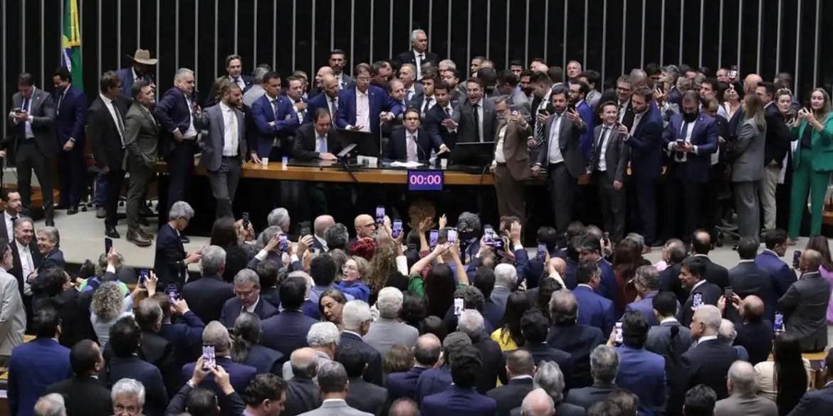 Hugo Motta preside sessão plenária após obstrução do plenário da Câmara dos Deputados por parlamentares de oposição (Bruno Spada/Câmara dos Deputados)