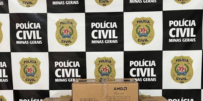 Policiais recuperaram carga de 350 processadores de computadores avaliados em mais de R$ 260 mil (PCMG/Divulgação)