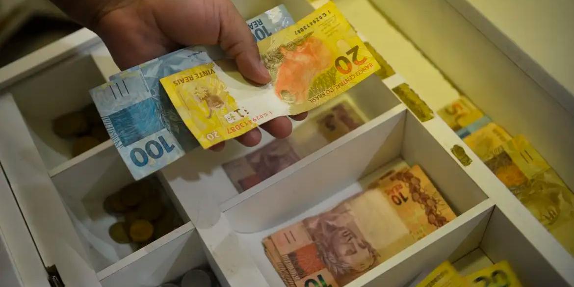 IBGE constatou que, em julho, os produtos alimentícios caíram 0,38%. Foi o segundo mês seguido de recuo médio nos preços dos alimentos (Marcello Casal Jr/Agência Brasil)