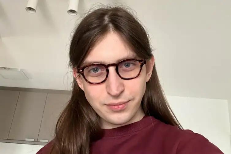 Felipe Bressanim Pereira, mais conhecido como Felca, é um youtuber, influenciador digital e comunicador brasileiro (felca0/Instagram)