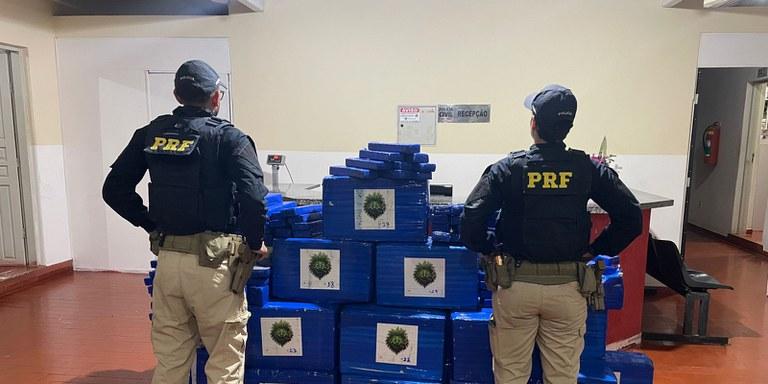 Um dos autores já estava em monitoramento eletrônico, determinado pela Justiça (PRF/Divulgação)