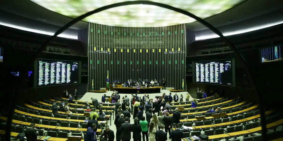 De 585 projetos de lei que têm relação com políticas públicas de saúde, 26% foram classificados como situações de contraposição e 11% como de sobreposição (Divulgação / Agência Brasil)