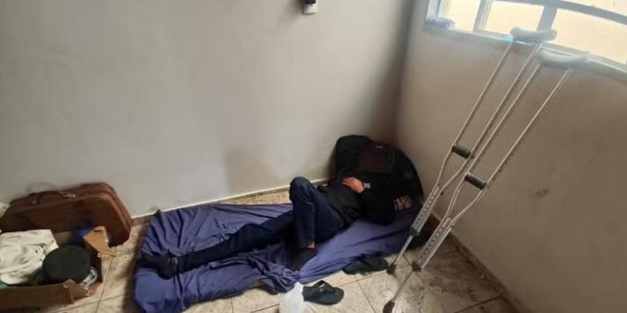 Em Campos Altos, trabalhadores dormiam em colchões finos colocados diretamente no chão, sem roupas de cama (MTE/Divulgação)