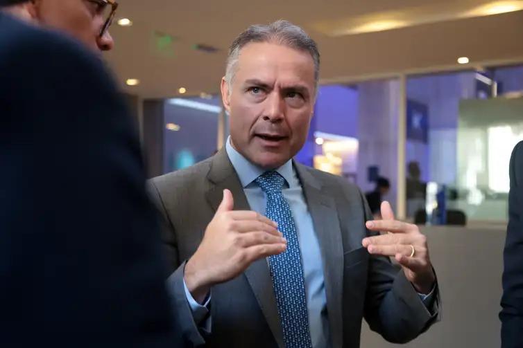 O ministro dos Transportes, Renan Filho, participa do Leilão da Rota Agro (BRs 060/364/GO/MT), na B3 (Paulo Pinto/Agência Brasil)
