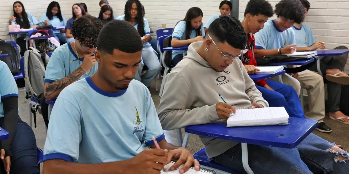 Esta é a primeira edição do Programa Nacional do Livro e do Material Didático (PNLD) realizada após o lançamento da Política Nacional de Ensino Médio (Divulgação / Agência Brasil)