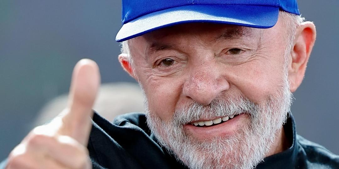 Lula planta uva e diz semear comida e não ódio (Ricardo Stuckert)