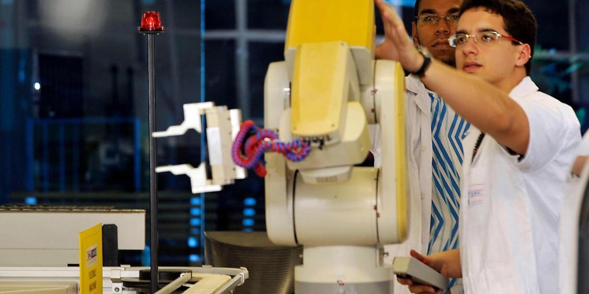 Inova Talentos oferece 174 vagas em inovação e tecnologia com bolsas de até R$ 12 mil (Agência de Notícias da Indústria)