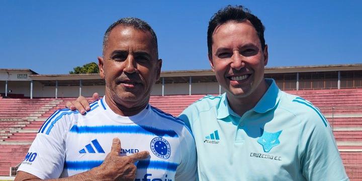 Ídolo do Cruzeiro, Boiadeiro visita o Cruzeiro antes de duelo no interior de São Paulo (Gustavo Aleixo / Cruzeiro)
