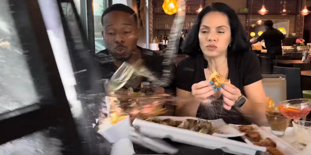 Criadores de conteúdo passam por susto em restaurante no Texas (Reprodução / Youtube Unrated EX Files)