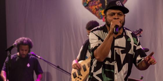 MC e poeta belo-horizontino Eduardo DW, idealizador do projeto Circuito RAP é o Encontro (Renata Armelin)
