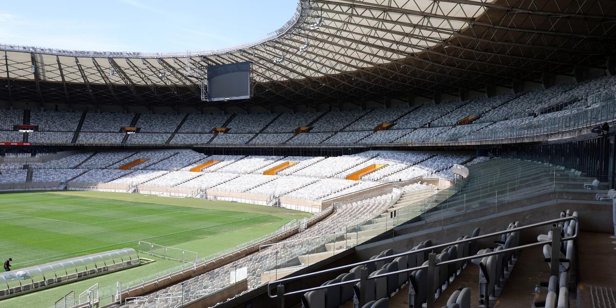 Setor amarelo poderá ter a retirada das cadeiras, mas esbarra em observações da concessionária do estádio e nos Bombeiros (Luiz Santana)