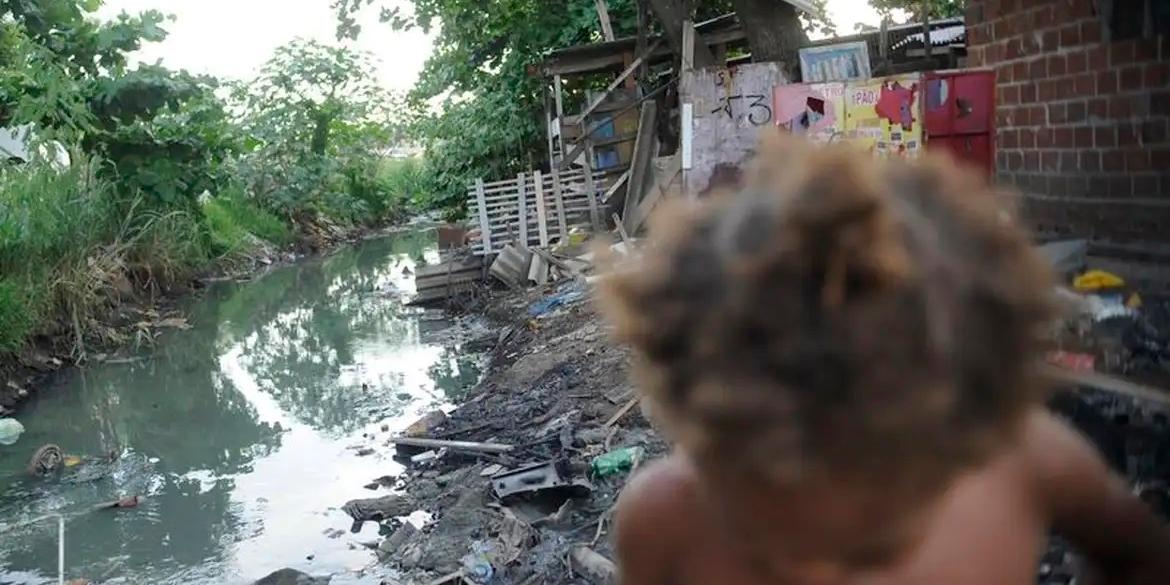 De cada 10 residências no país, 3 não têm esgoto ligado (Arquivo/Fernando Frazão/Agência Brasil)