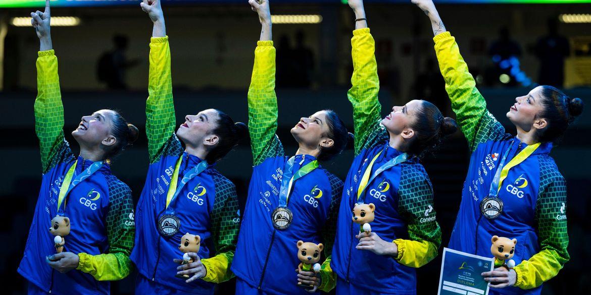 Duda Arakaki, Nicole Pircio, Sofia Madeira, Mariana Gonçalves e Maria Paula Caminha (Melogym/CBG/Direitos Reservados)