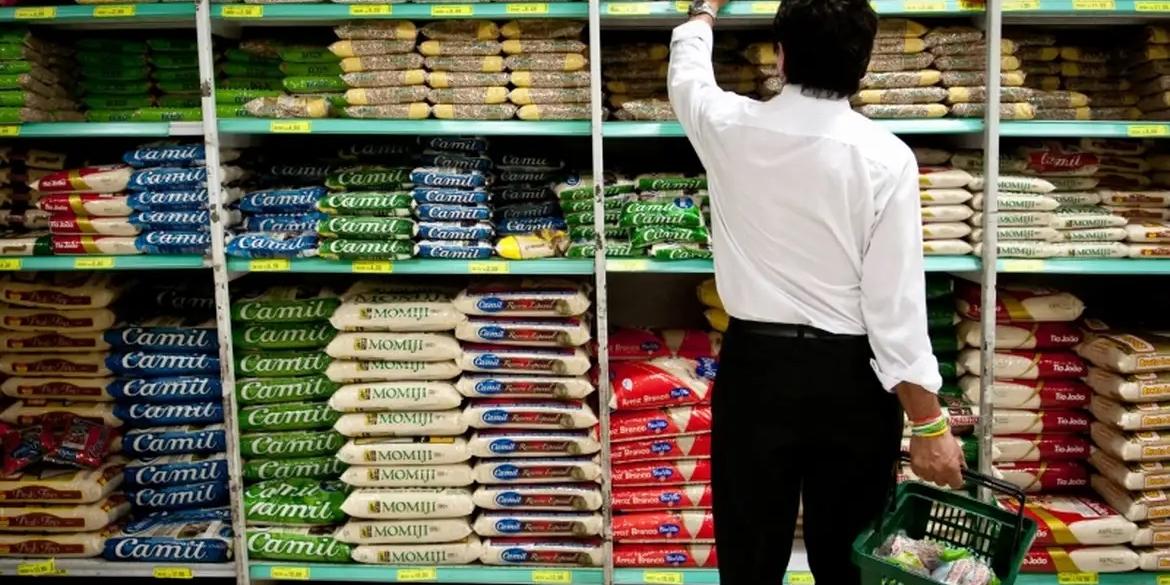 Estimativa para o PIB é 2,18% este ano (Marcelo Camargo/Agência Brasil)