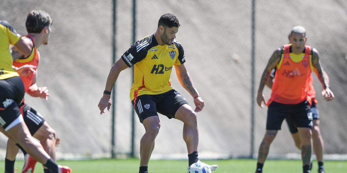 Hulk voltou aos treinos depois de cumprir suspensão contra o São Paulo (Foto: Daniela Veiga / Atlético)