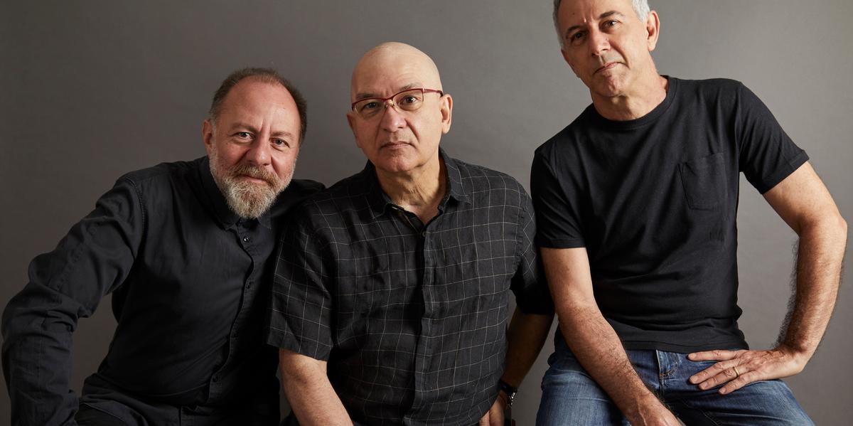 Composta por Herbert Vianna (guitarra e voz), Bi Ribeiro (baixo) e João Barone (bateria), banda foi pioneira na fusão do rock com outros estilos (como o reggae e a MPB) e surfaram em influências internacionais (desde o punk até o rock alternativo), criando uma sonoridade híbrida genuinamente brasileira. (Divulgação)