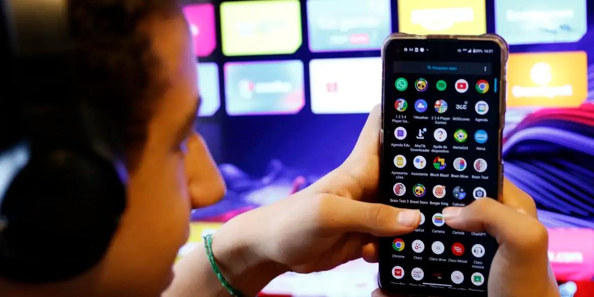 YouTube terá que exibir avisos sobre proibição de propaganda abusiva dirigida a crianças após decisão judicial (Bruno Peres/Agência Brasil)