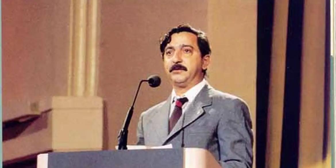 Chico Mendes foi um líder sindicalista dos seringueiros do Acre, cuja atividade depende da manutenção da floresta nativa e das árvores das seringueiras de pé (Fundação Chico Mendes/Divulgação)