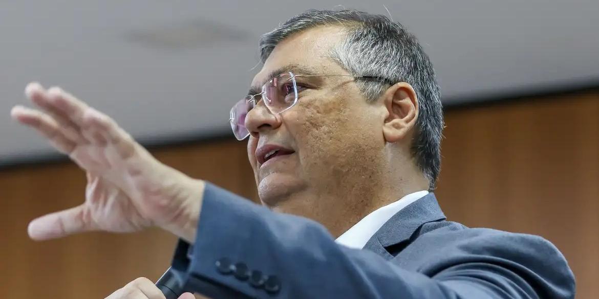 Dino foi sorteado relator de um mandado de segurança impetrado pelo deputado Marcos Pollon (PL-MS), que questiona o ato em que Motta declarou aprovada a urgência da matéria, por votação simbólica, há exatamente uma semana (José Cruz/Agência Brasil)