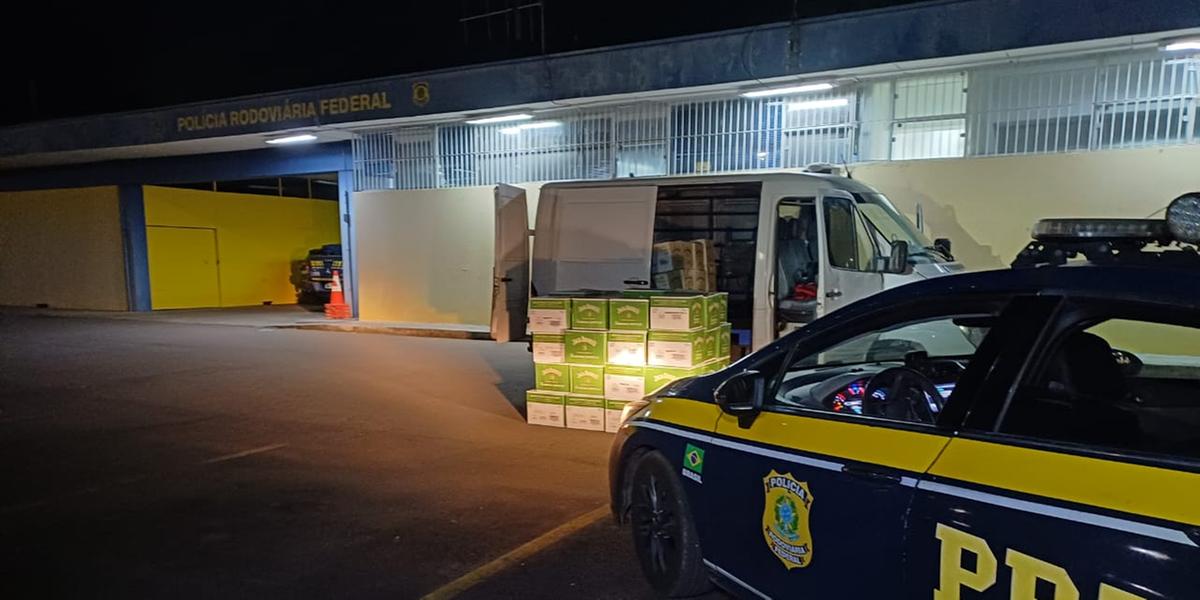 Caixas apresentavam sinais de violação, reforçando a suspeita de crime (Divulgaçâo / PRF-MG)