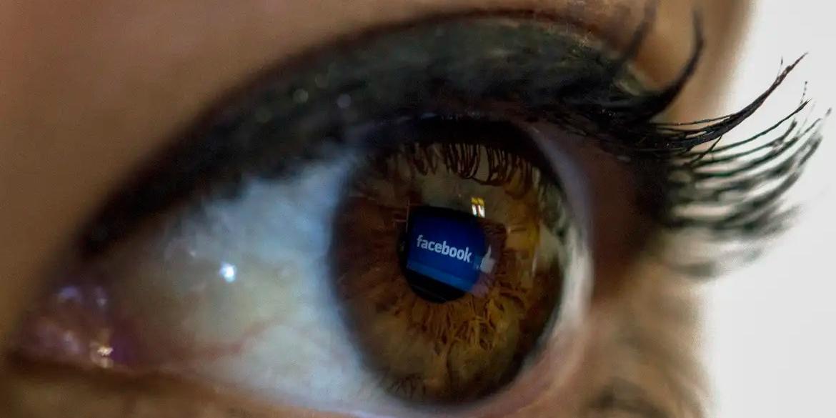 Em sua decisão, a juíza alegou que "manter crianças e adolescentes expostos na internet para fins de lucro, sem devida avaliação das condições em que ocorre o trabalho artístico e sem autorização da Justiça, gera riscos sérios e imediatos" (Joédson Alves/Agência Brasil)