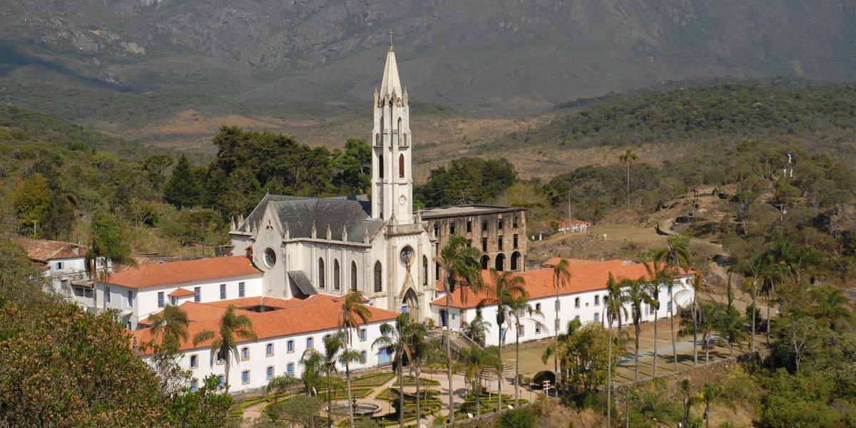 Visitantes serão transportados aos primórdios, desde a chegada do enigmático Irmão Lourenço em 1770, que escolheu a serra do Caraça para erguer seu eremitério e a primeira ermida dedicada a Nossa Senhora Mãe dos Homens (Divulgação)