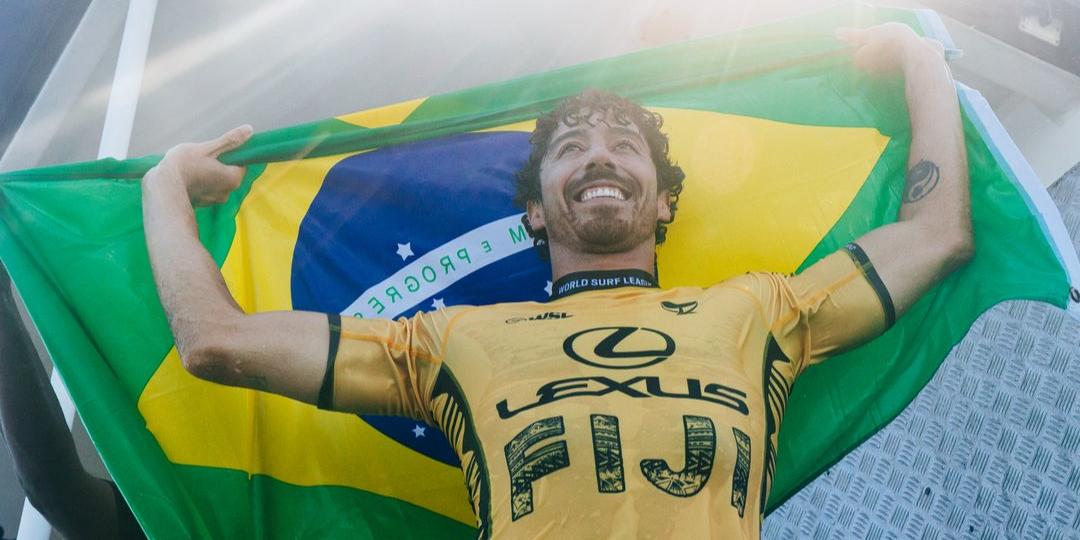 Yago Dora é campeão mundial de surfe (Reprodução / X WSL Brasil)