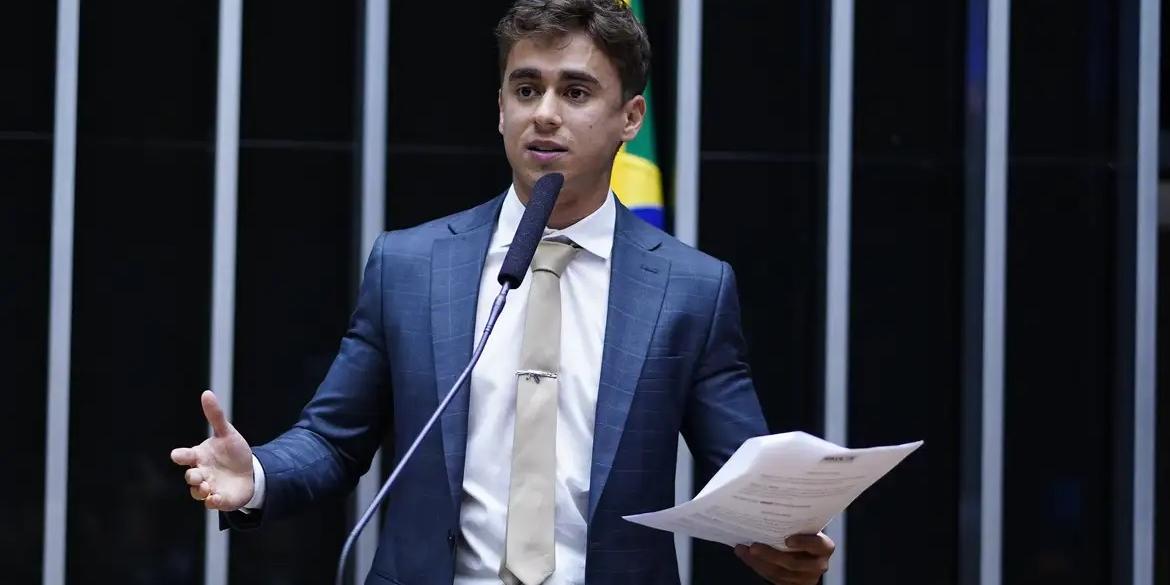 Nikolas terá de pagar a Felipe Neto R$ 12 mil de indenização (© Pablo Valadares/Câmara dos Deputados)