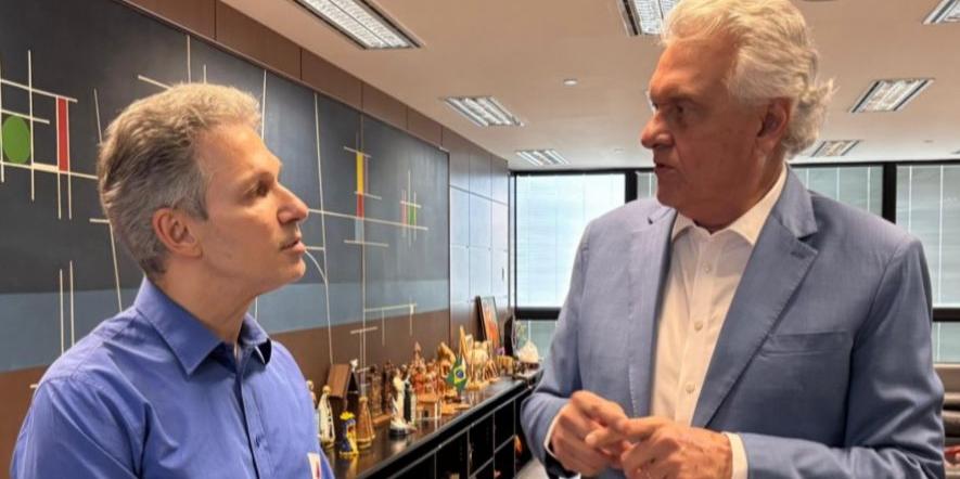 Ronaldo Caiado iniciou a agenda em BH com um café da manhã com Romeu Zema, a quem convidou para visitar Goiás, e depois foi recebido por parlamentares na Assembleia Legislativa (Reprodução/Romeu Zema (Instagram))