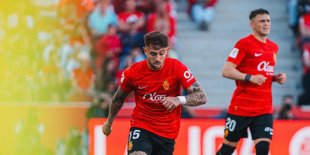 Lateral resolveu a situação na espanha e permanecerá no Mallorca (Reprodução: Instagram)