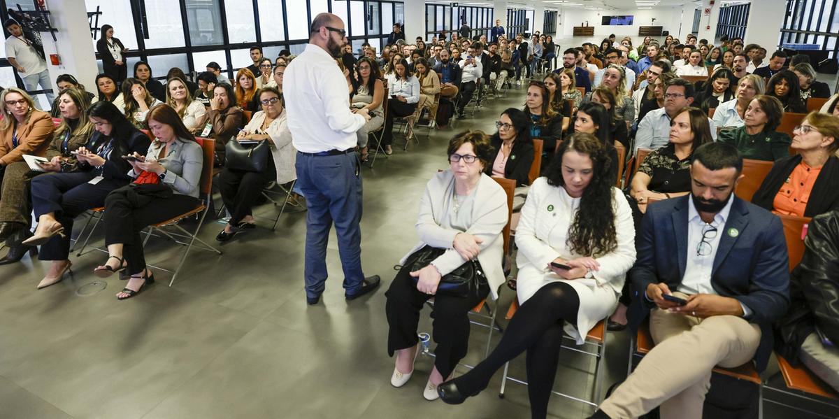 Projeto recebe instituições públicas ou privadas, que participaram de uma capacitação nesta terça-feira (Cristiano Machado/Imprensa MG)
