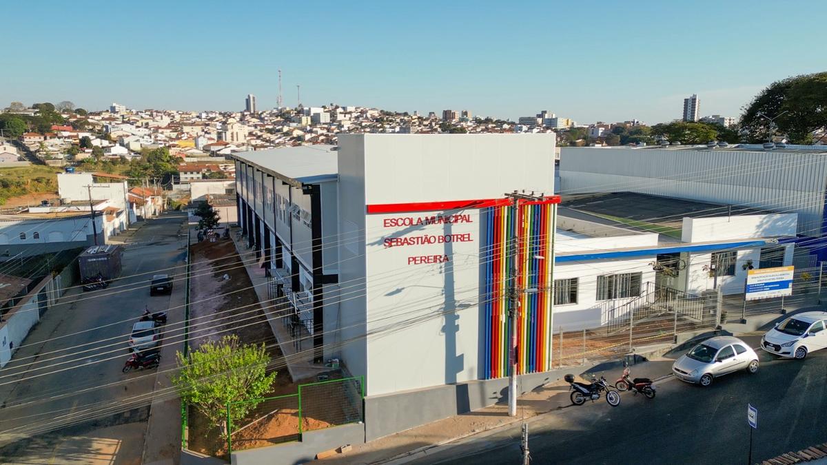 Escola Sebastião Botrel Pereira passou por ampliação e requalificação (Divulgação)
