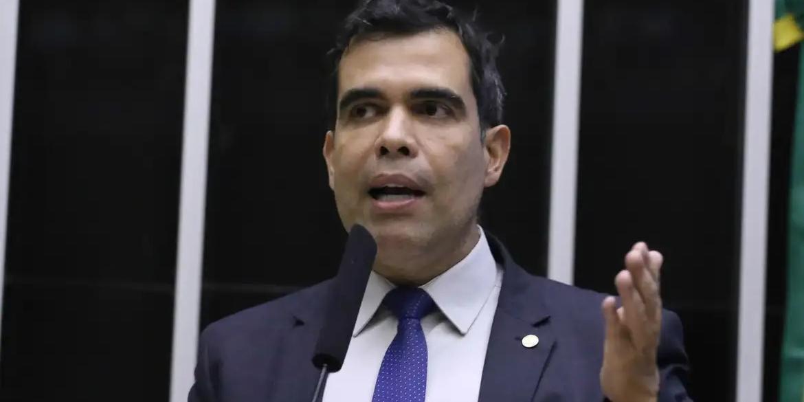 Operação nesta quarta-feira (3) foi motivada por fatos ocorridos antes de 2023, quando Ayres ainda era deputado estadual no Tocantins (Kayo Magalhães/Câmara dos Deputados)