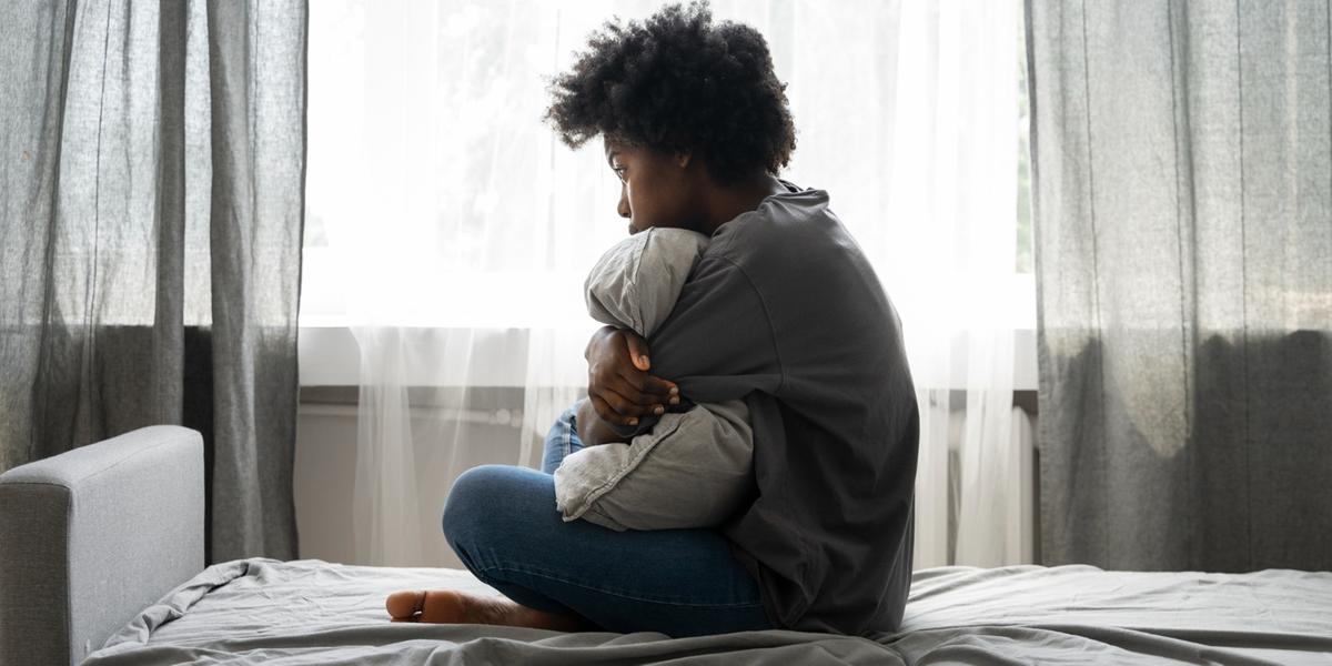 Pesquisa defende políticas públicas para reduzir desigualdades no acesso à assistência à saúde mental (Freepik/Divulgação)